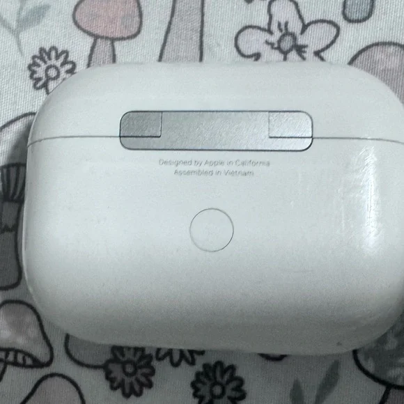 Apple - AirPods 3 Generation Lightning Charging Case